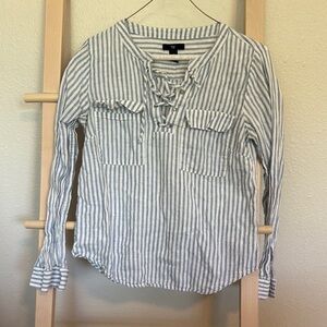 GAP White and Gray Tie Front Blouse